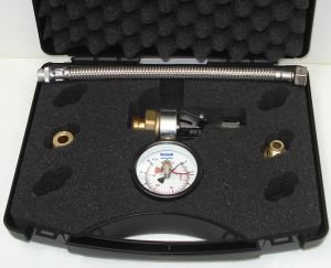Stau- und Fliessdruckmesser PF/16 mit Schlauchadapter fuer Eckventile